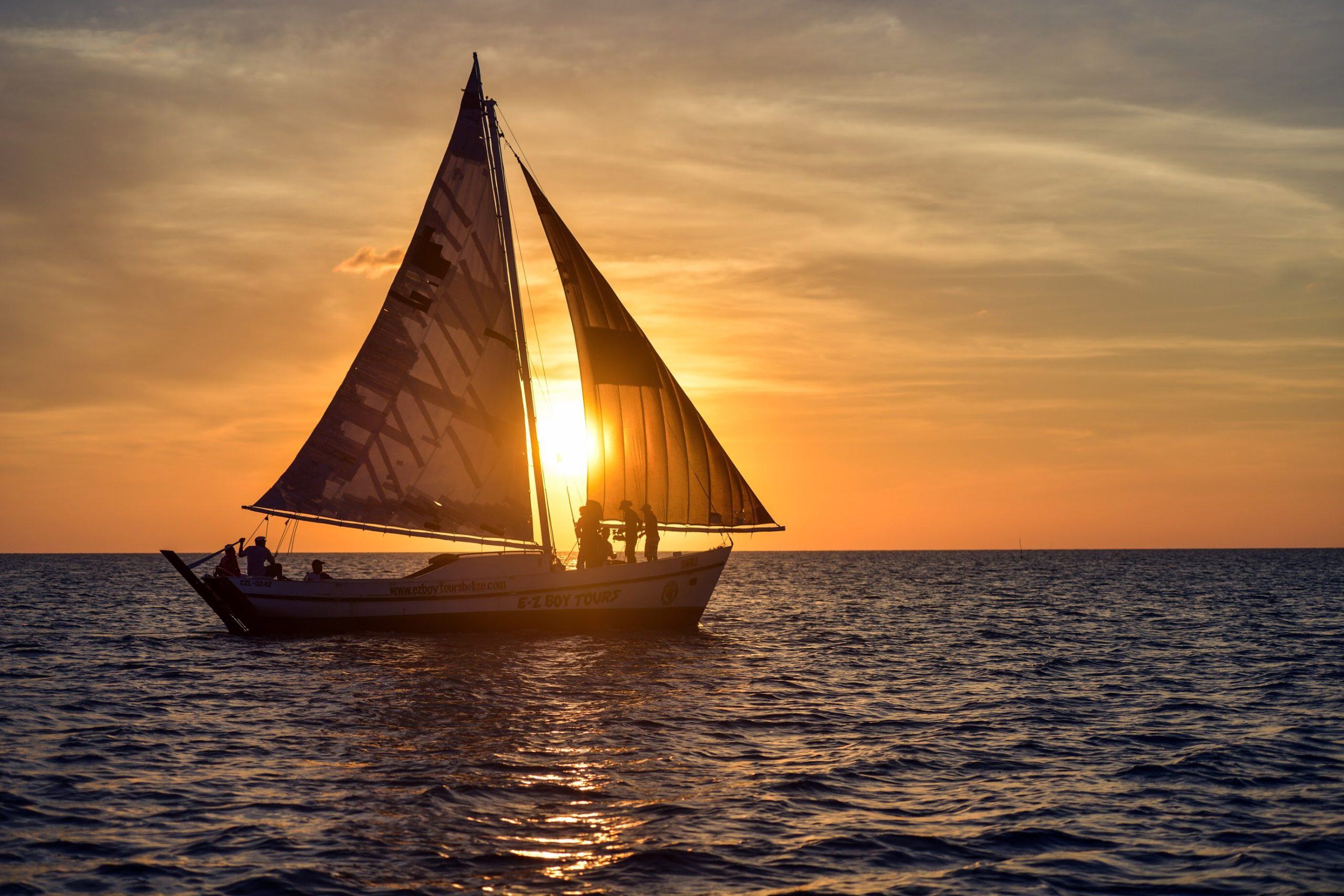 Belize Sloop Transportation in Belize - Moving around in Belize - Enjoy Belize